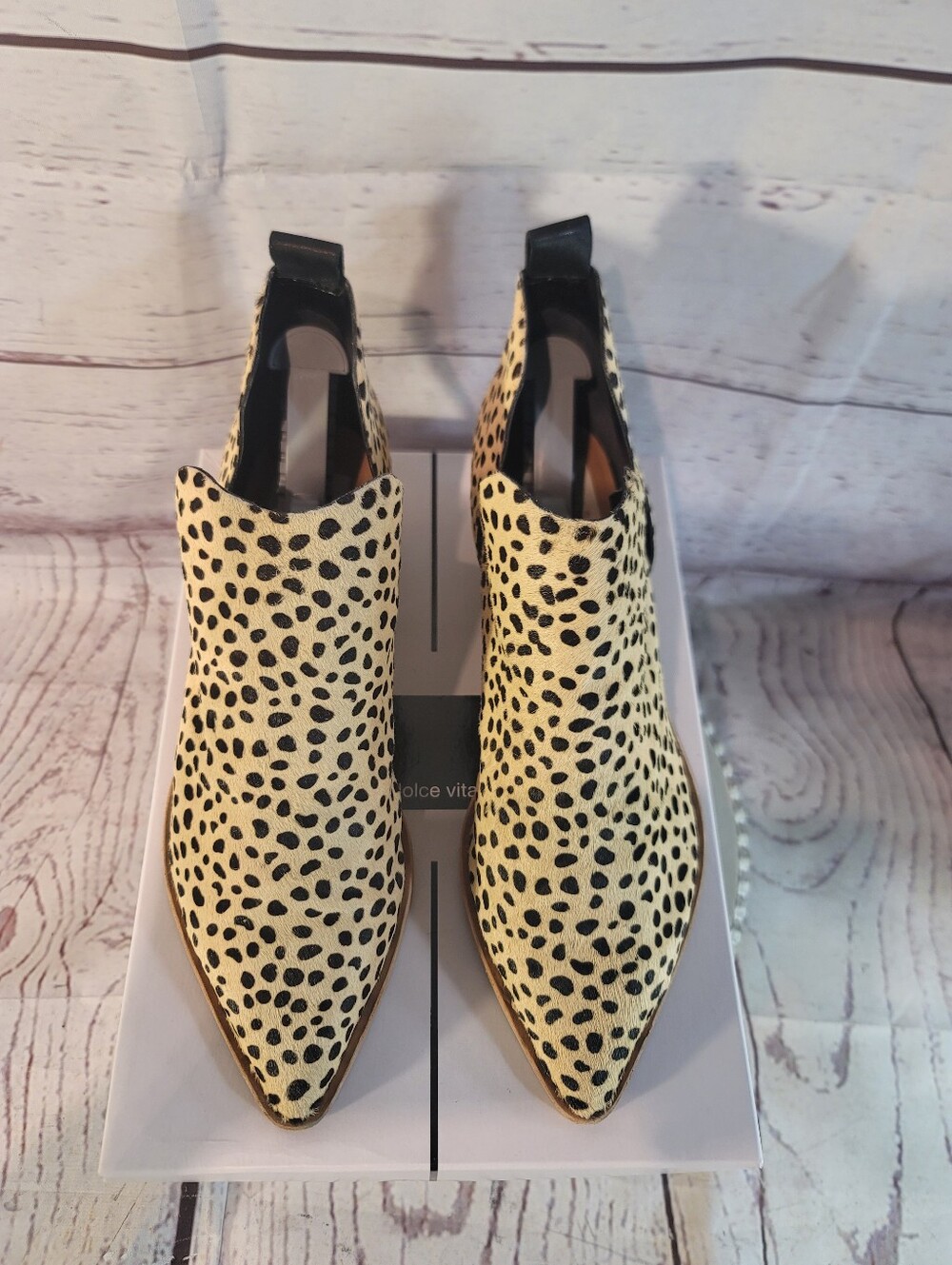 Dolce Vita Sonni Leopard Calf Hair Pointed Toe Ankle Booties Size 8.5 w/ Box